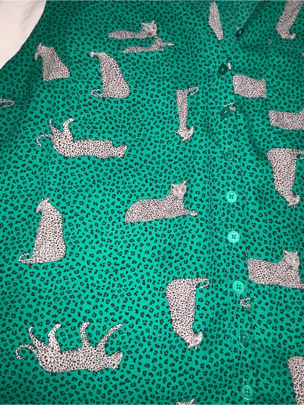 torrid Green Sleeveless Button-Front Top with Cat Silhouette Print